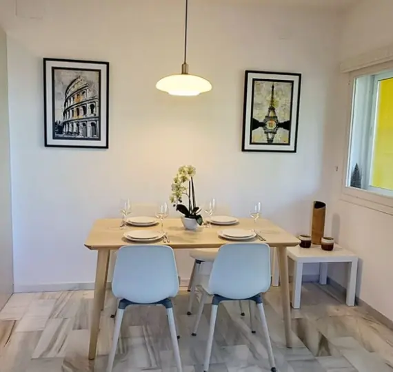 Sale of middle floor apartment in The Golden Mile