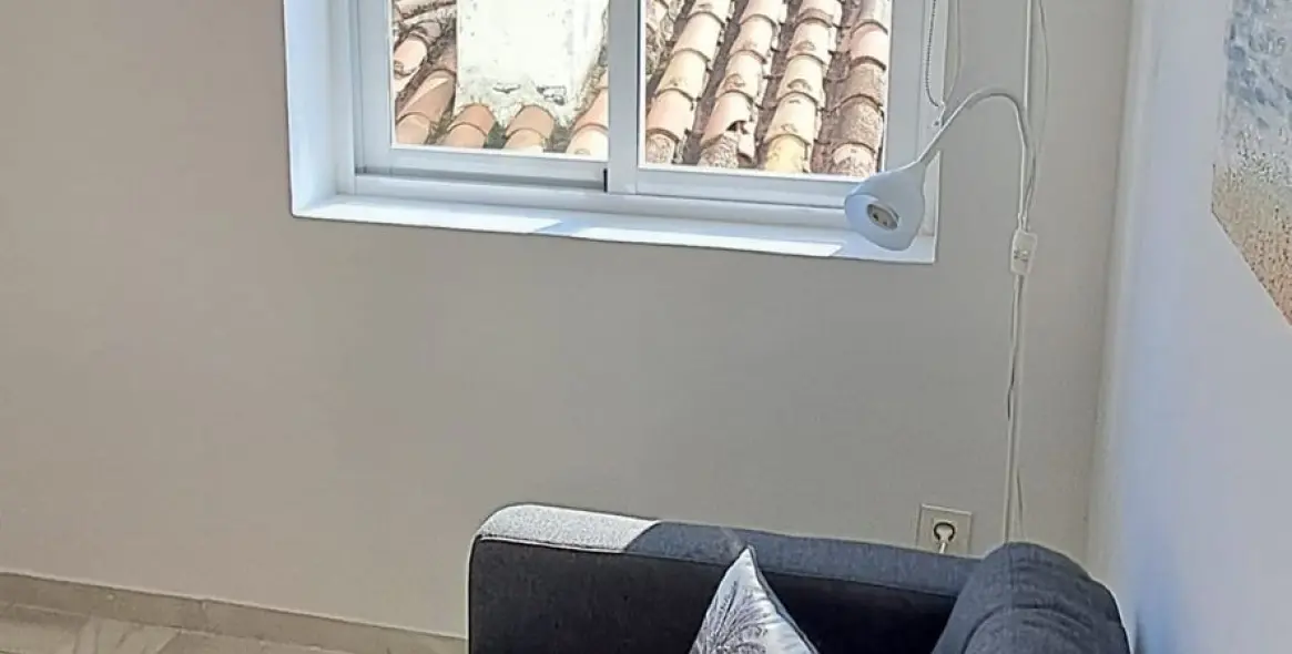 Sale of middle floor apartment in The Golden Mile 26