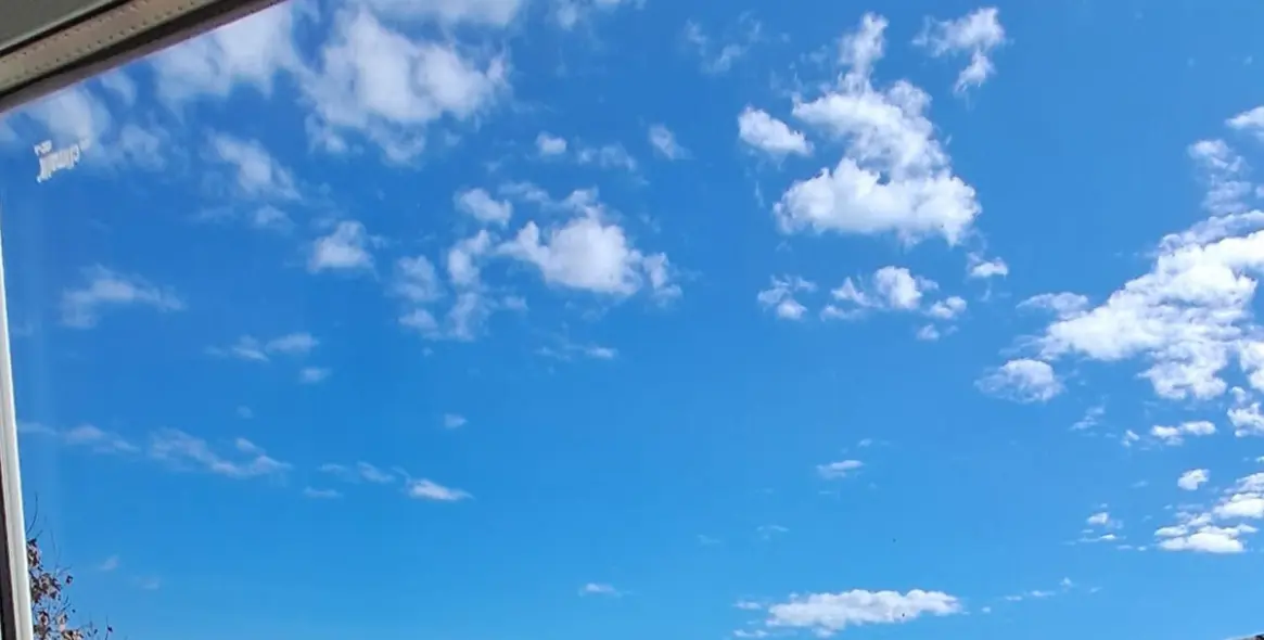 Sale of middle floor apartment in The Golden Mile 35