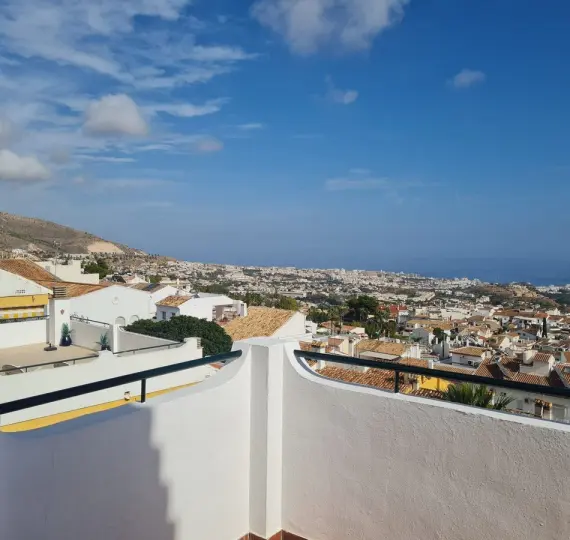Продажа апартаментов на среднем этаже в Benalmadena