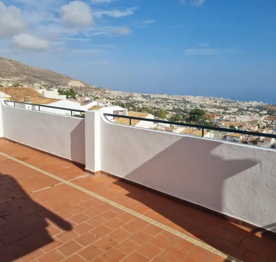 Продажа апартаментов на среднем этаже в Benalmadena