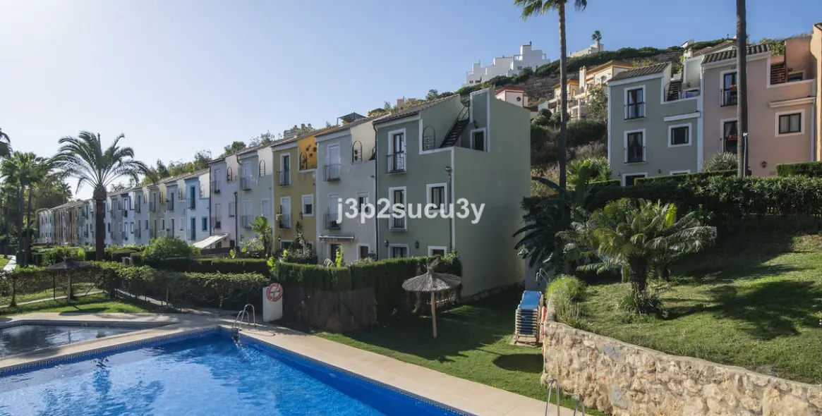 Sale of semi-detached house in Casares Playa 1