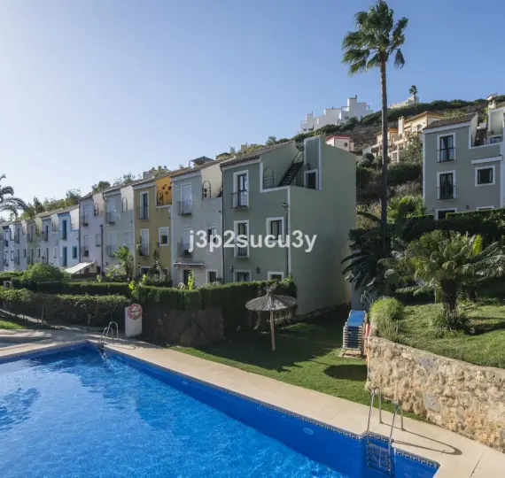 Semi-detached house R5200129