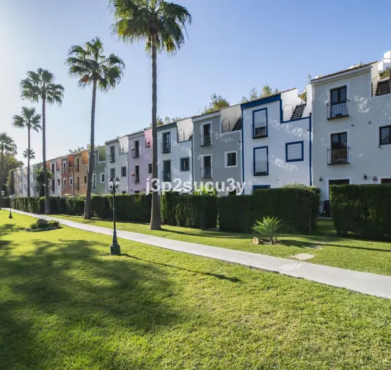 Semi-detached house R5200129