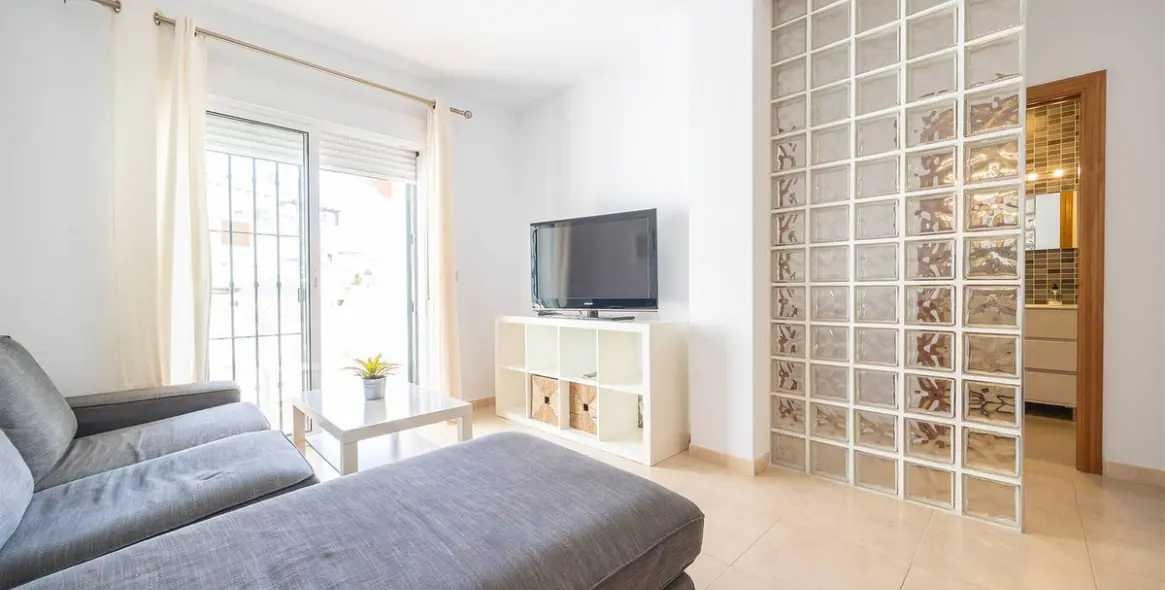 Продажа апартаментов на первом этаже в Nerja 4