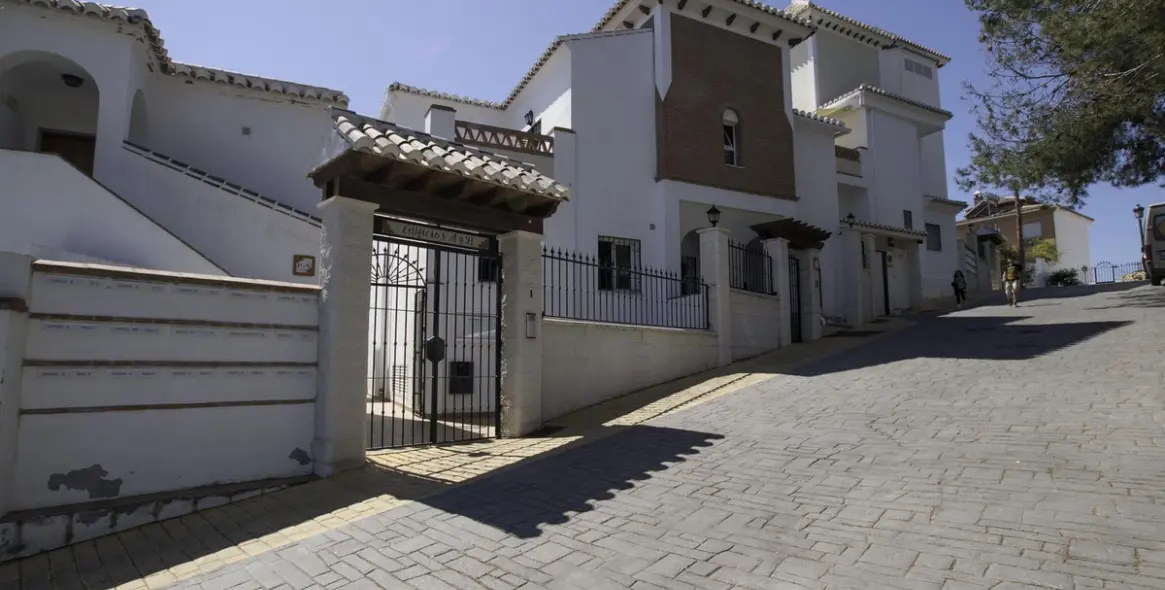 Продажа апартаментов на первом этаже в Nerja 16