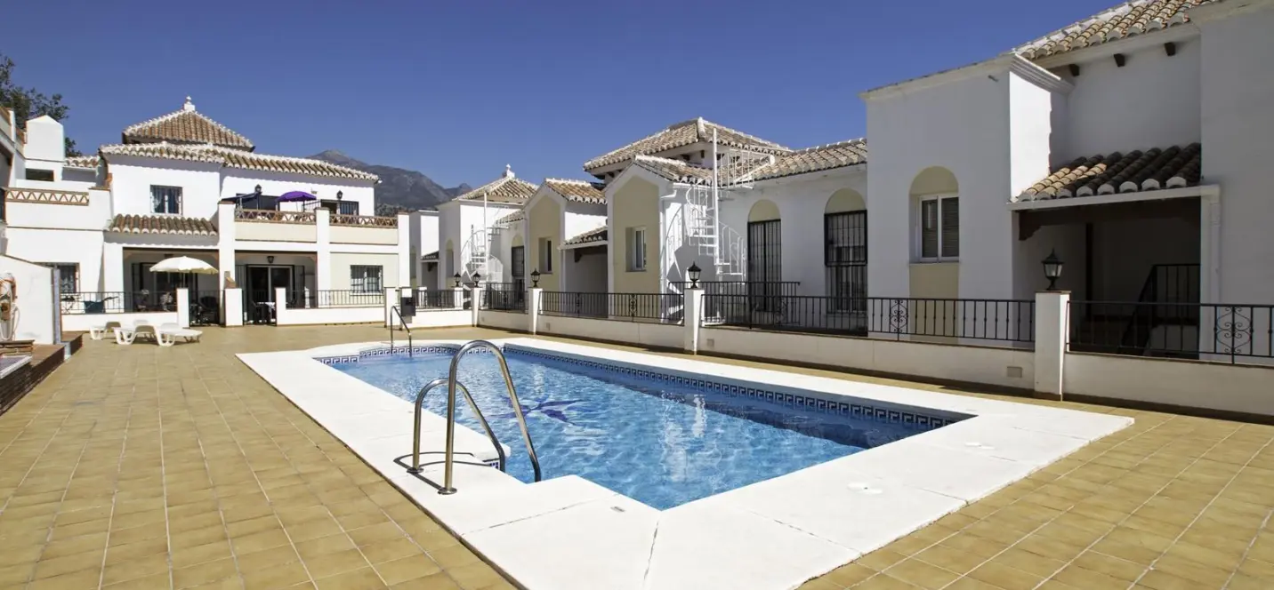 Sale of ground floor apartment in Nerja 2