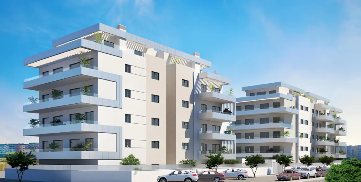 Sale of ground floor apartment in Las Lagunas 18