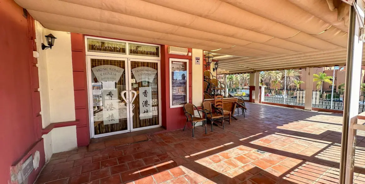 Venta de local comercial en El Paraiso 3