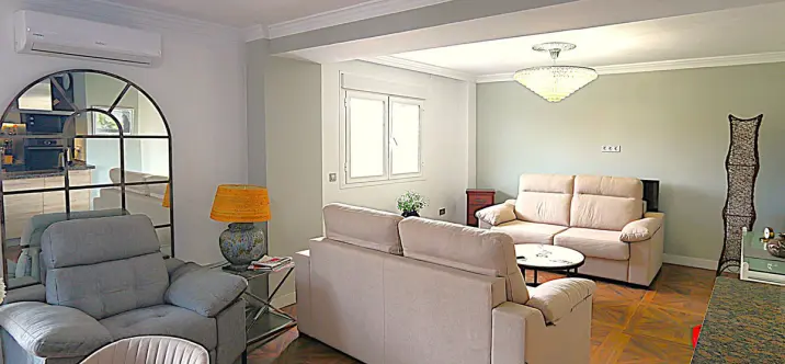 Sale of middle floor apartment in Fuengirola 0