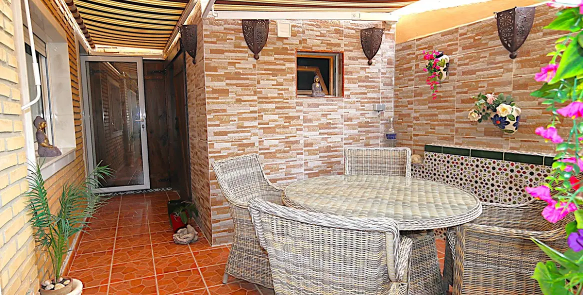 Sale of middle floor apartment in Fuengirola 6