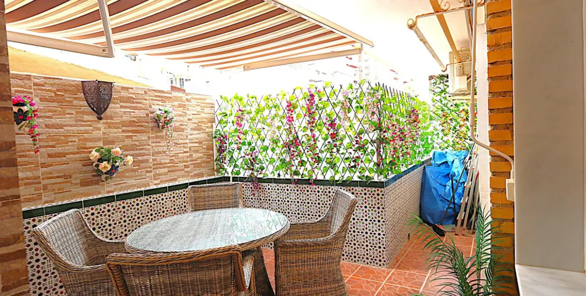 Sale of middle floor apartment in Fuengirola 7