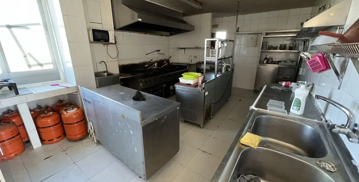 Venta de restaurante en New Golden Mile 16