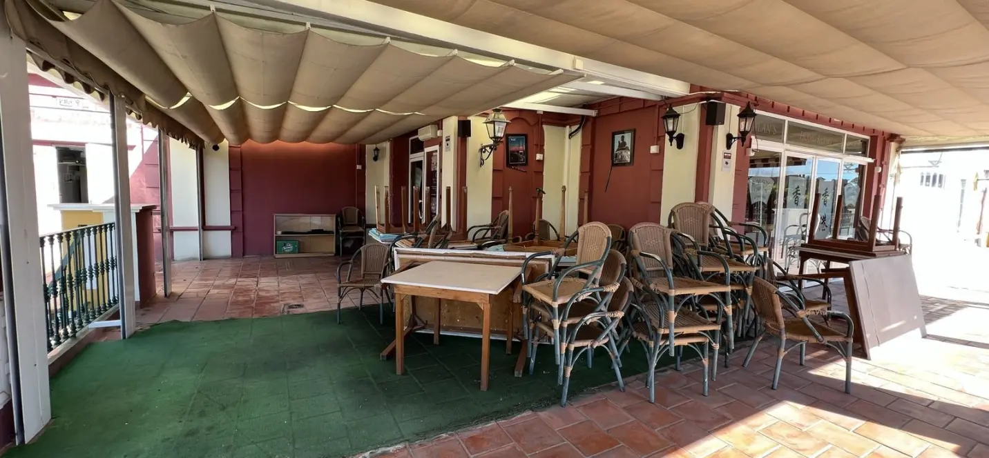 Sale of restaurant in New Golden Mile 3