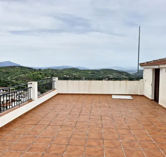 Sale of townhouse in Guaro