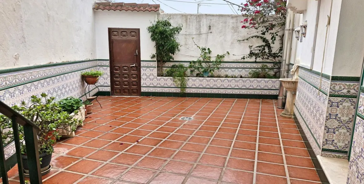 Sale of townhouse in Guaro 4