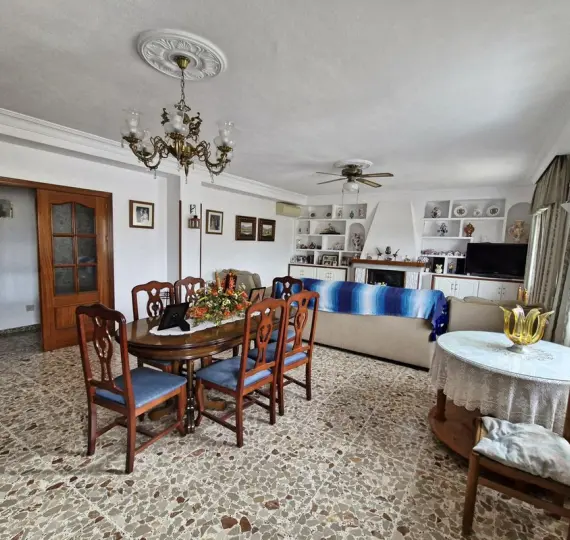 Sale of townhouse in Guaro