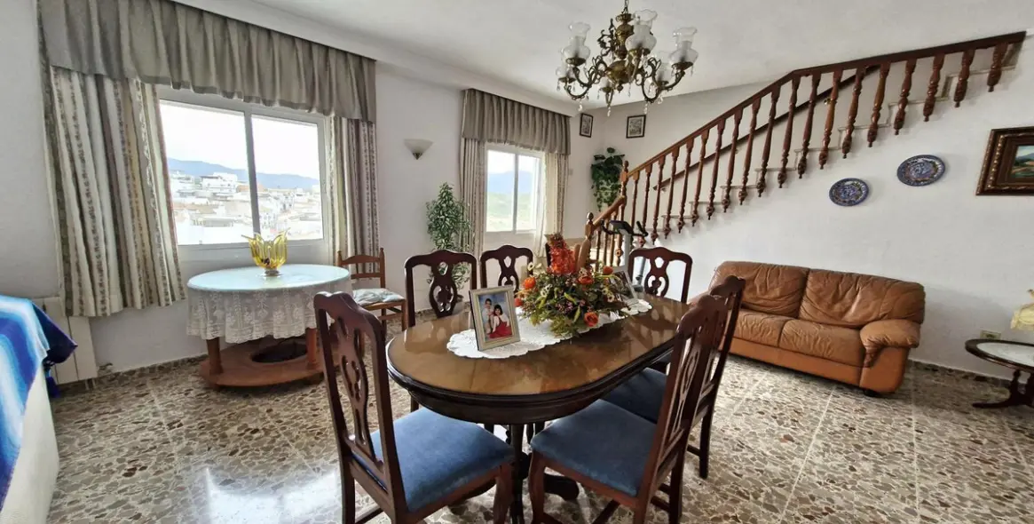 Sale of townhouse in Guaro 20