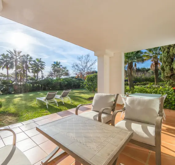 Продажа апартаментов на первом этаже в Casares Playa