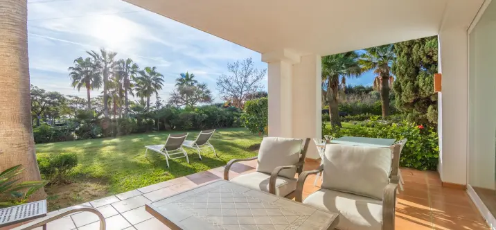 Продажа апартаментов на первом этаже в Casares Playa 0