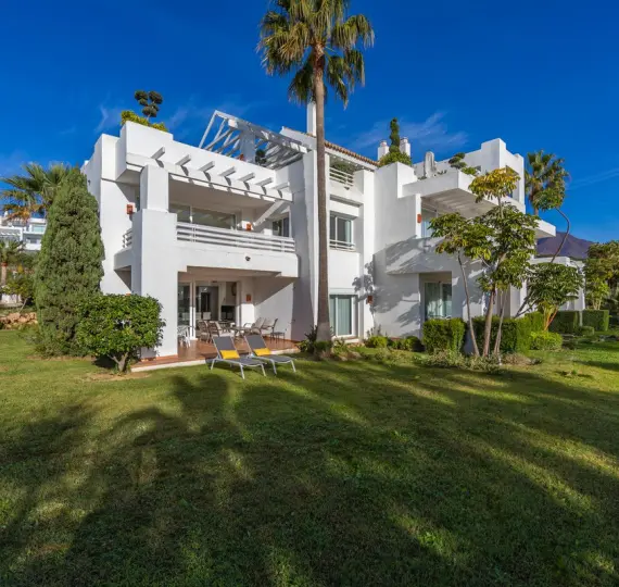 Продажа апартаментов на первом этаже в Casares Playa