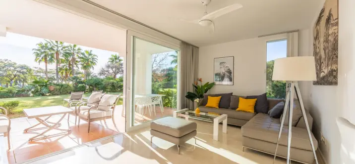 Продажа апартаментов на первом этаже в Casares Playa 3