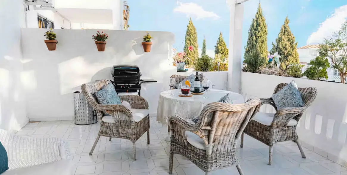 Sale of middle floor apartment in Mijas 1