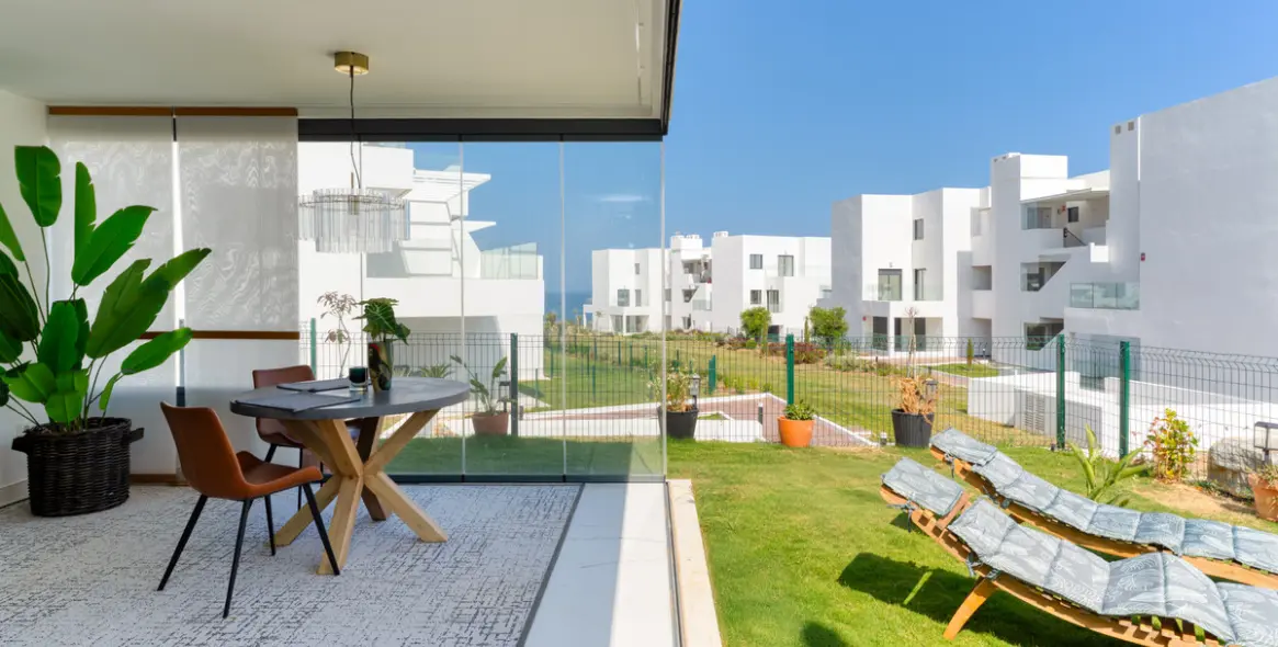 Продажа апартаментов на первом этаже в Casares 2