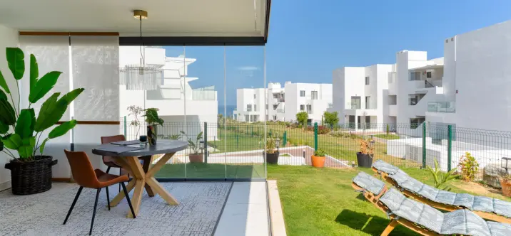 Продажа апартаментов на первом этаже в Casares 1