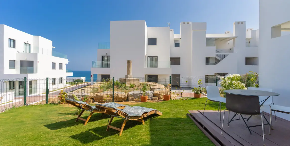 Продажа апартаментов на первом этаже в Casares 3