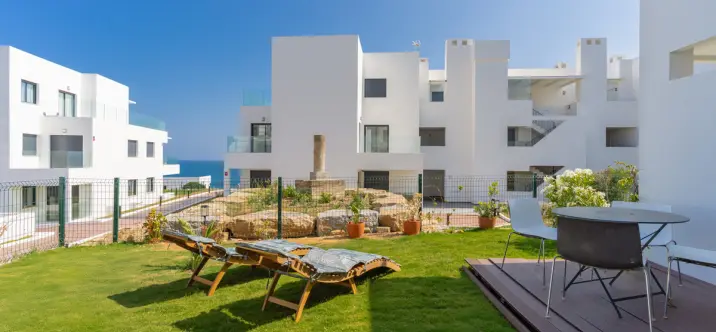 Продажа апартаментов на первом этаже в Casares 2