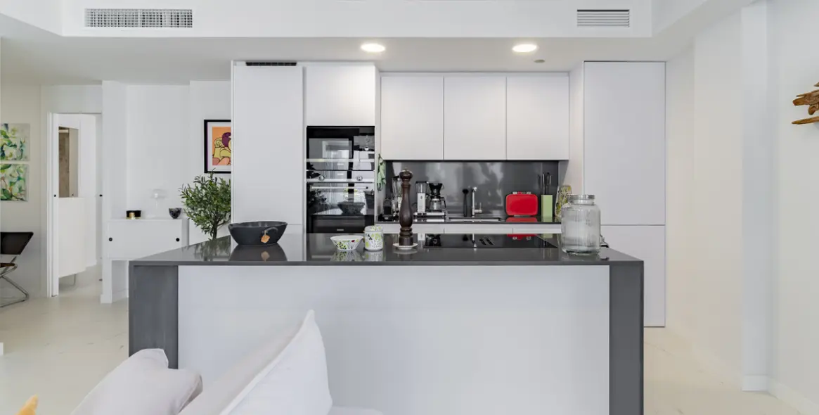 Продажа апартаментов на первом этаже в Casares 8