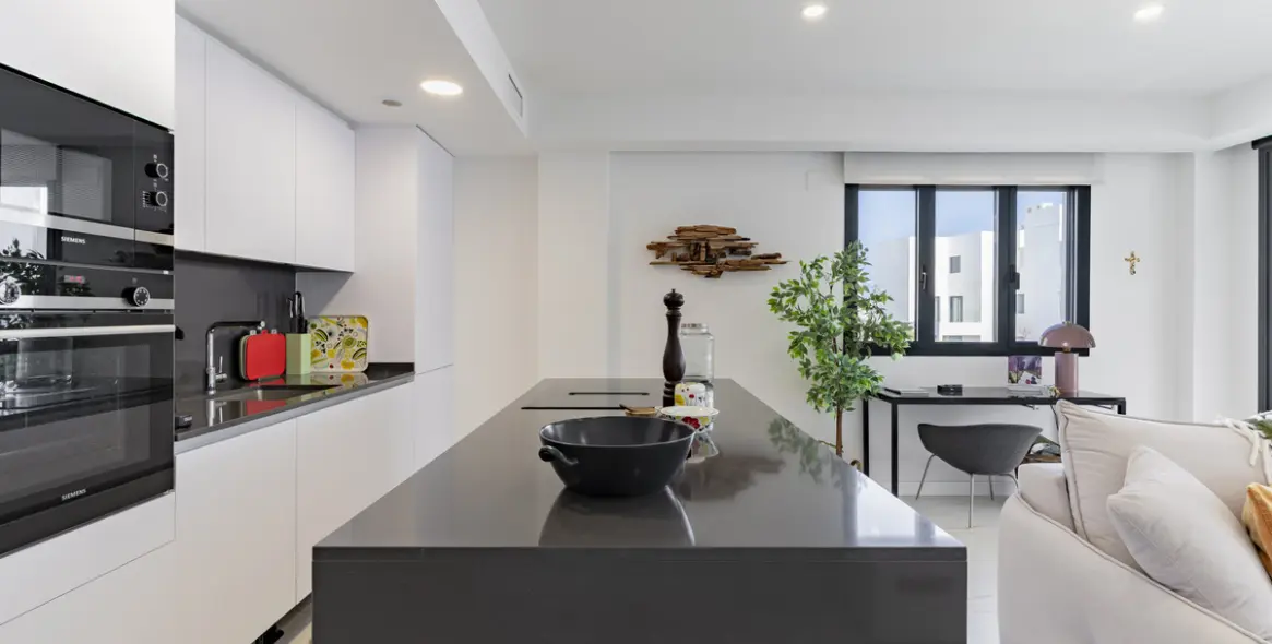 Продажа апартаментов на первом этаже в Casares 9