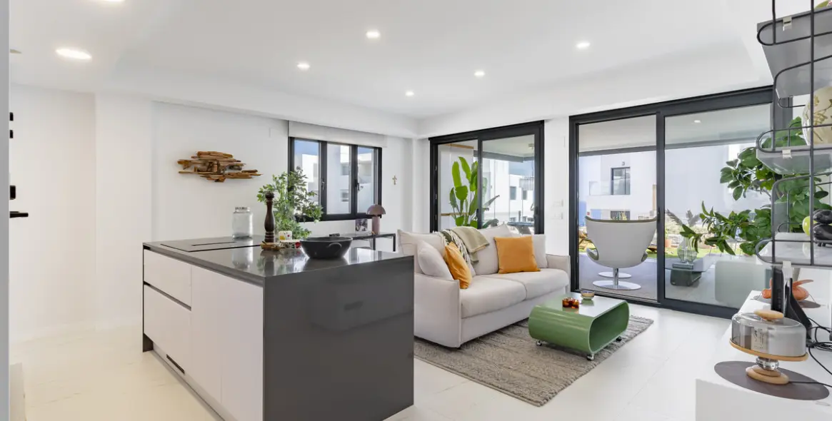 Продажа апартаментов на первом этаже в Casares 14