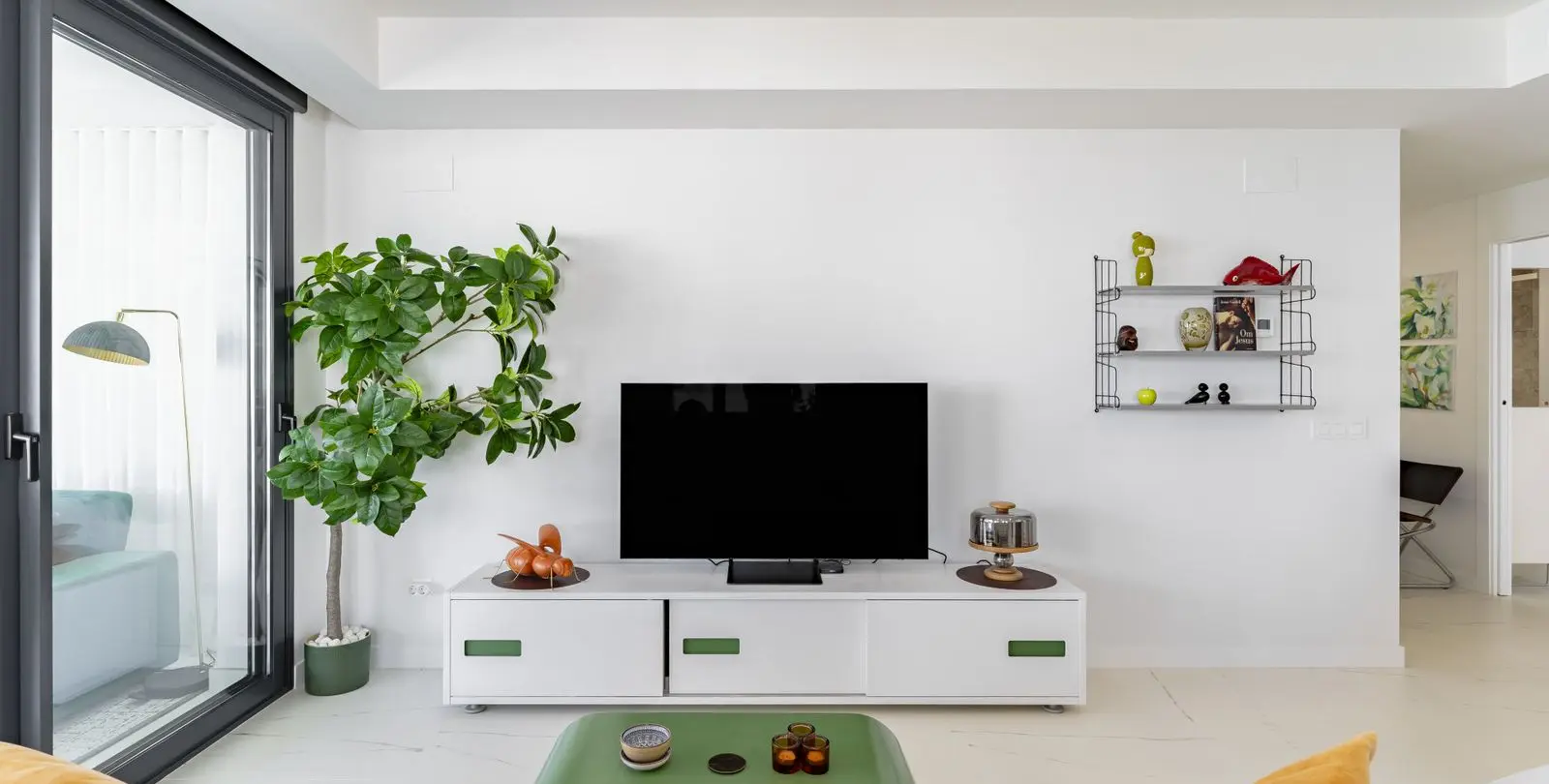 Продажа апартаментов на первом этаже в Casares 7