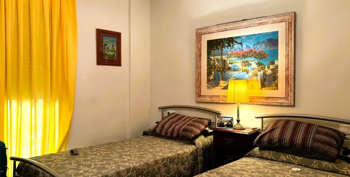 Sale of middle floor apartment in Calahonda 13