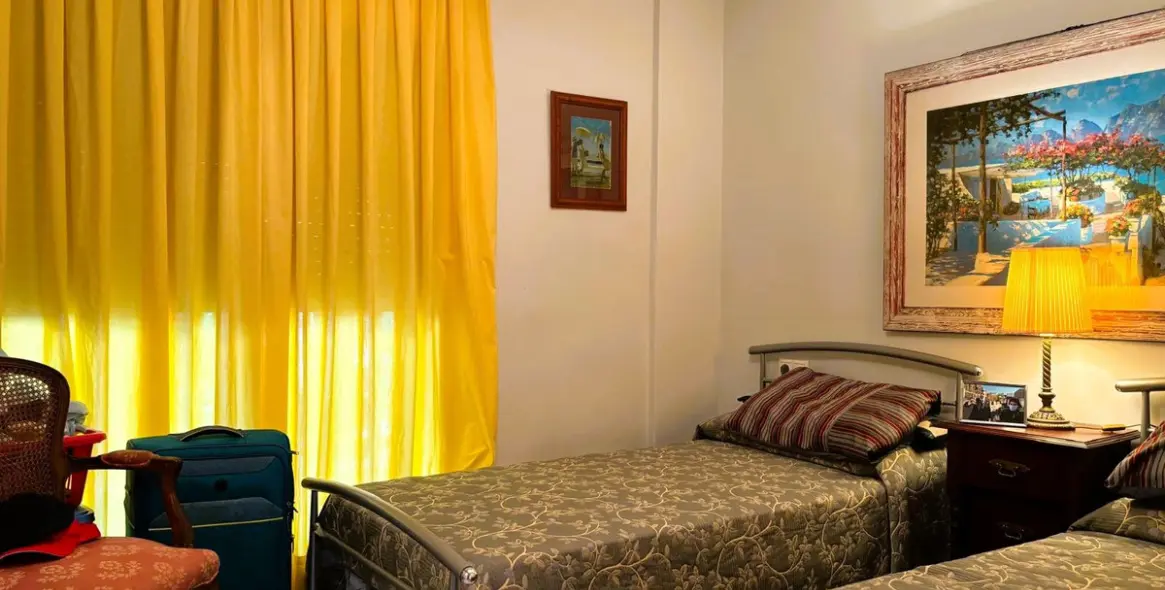 Sale of middle floor apartment in Calahonda 14