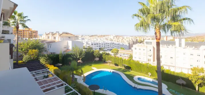 Venta de apartamento en planta baja en Estepona 0