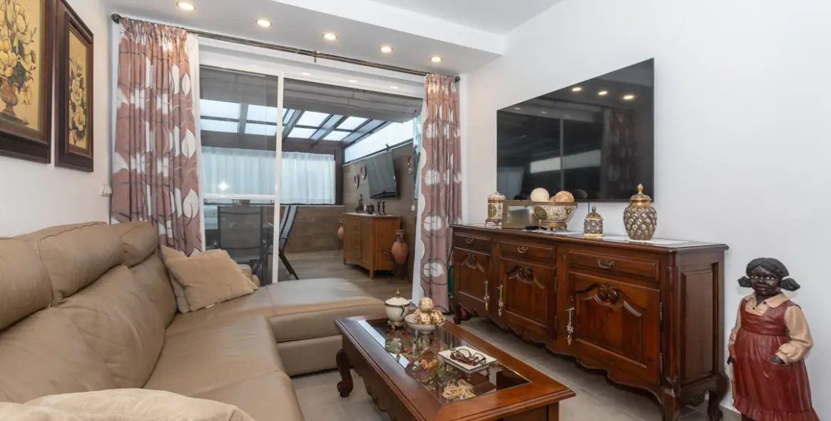 Продажа апартаментов на первом этаже в Estepona 2