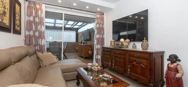 Venta de apartamento en planta baja en Estepona 1