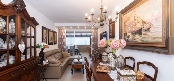 Venta de apartamento en planta baja en Estepona 2