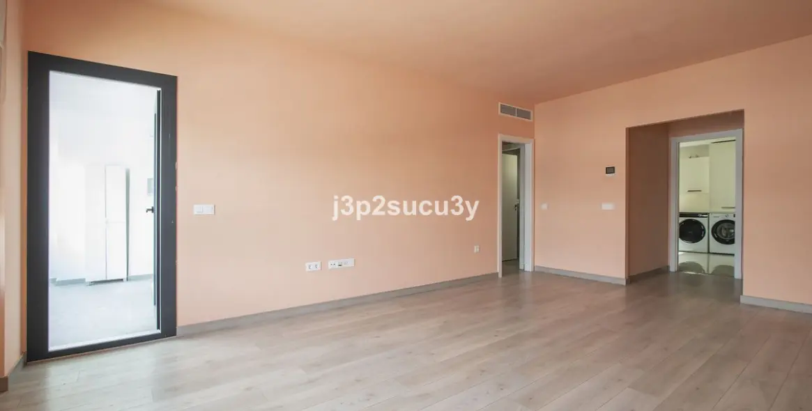 Sale of middle floor apartment in Estepona 8