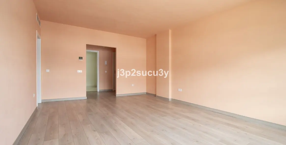 Sale of middle floor apartment in Estepona 9