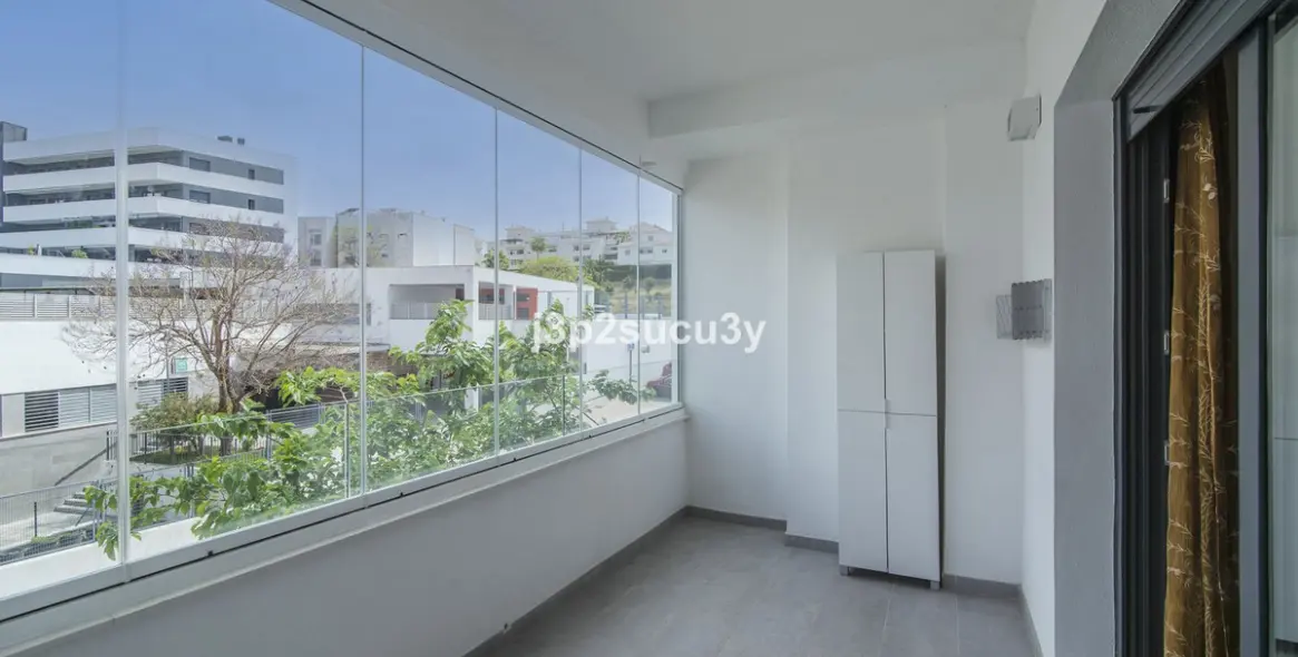 Sale of middle floor apartment in Estepona 10