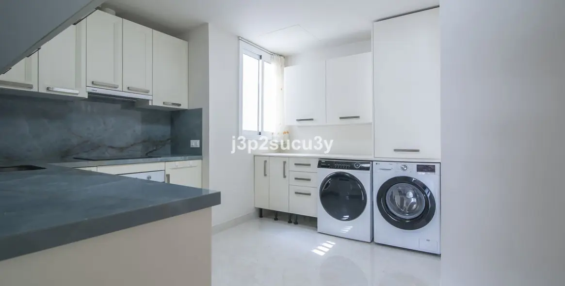 Sale of middle floor apartment in Estepona 15