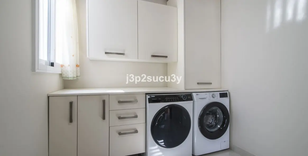 Sale of middle floor apartment in Estepona 16