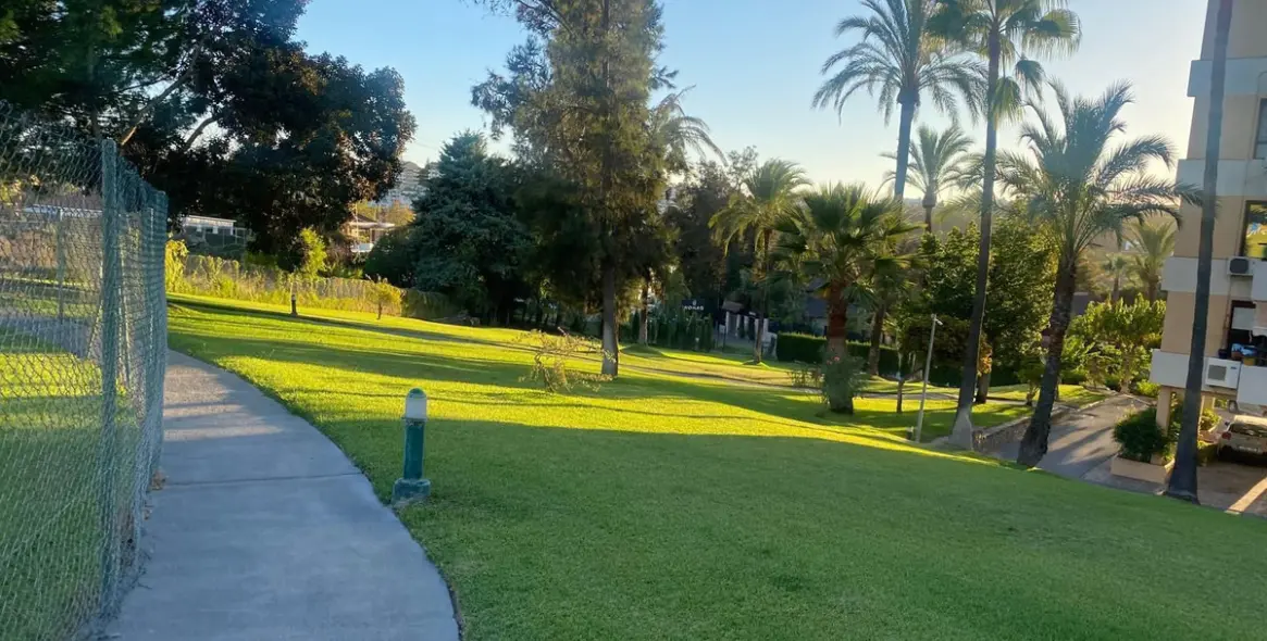 Sale of middle floor apartment in Nueva Andalucía 14