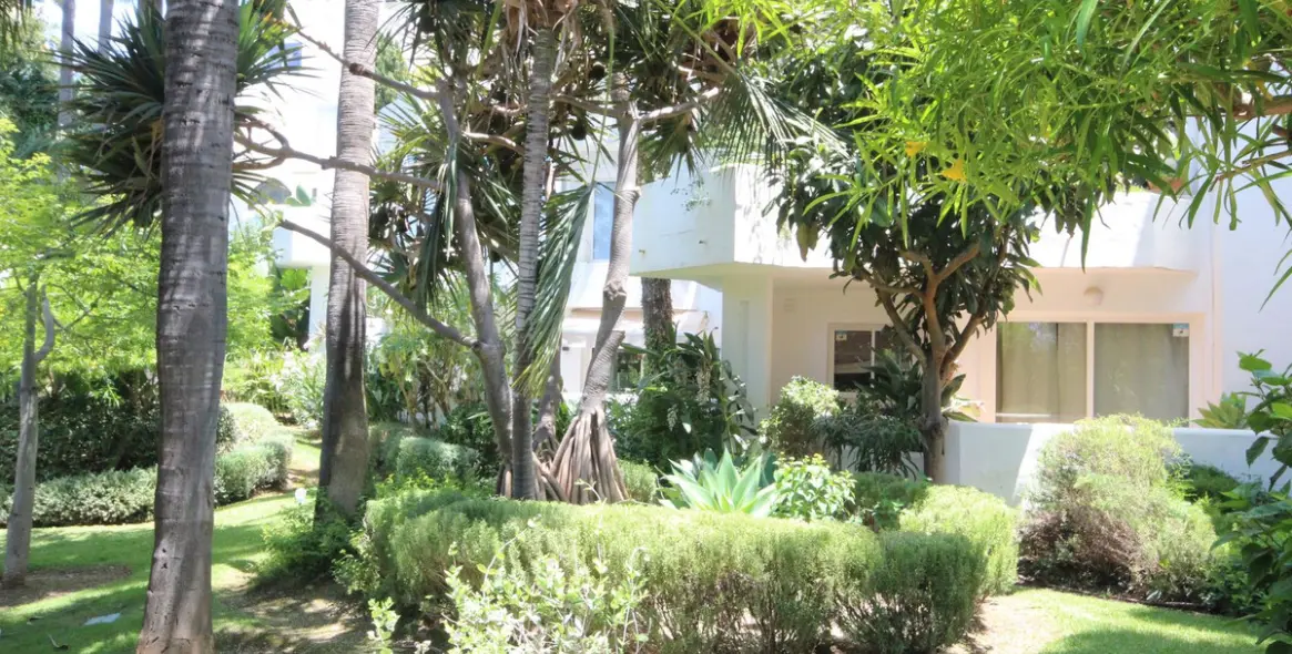 Sale of ground floor apartment in Reserva de Marbella 4