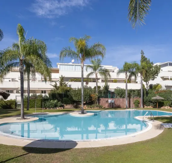 Апартаменты на первом этаже R5216263