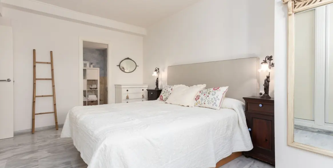 Продажа апартаментов на первом этаже в Nueva Andalucía (район Nueva Andalucía) 2